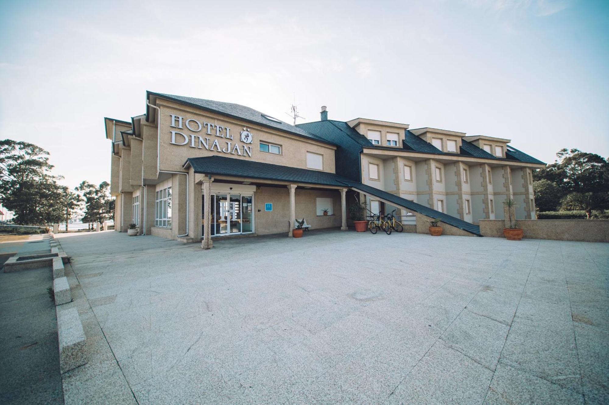 Hotel Dinajan Vilanova de Arousa Exterior foto